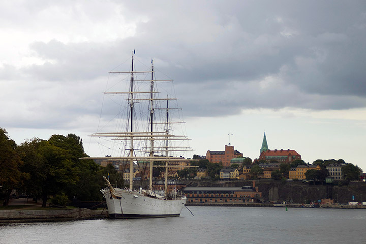 Segelschiff vor der Insel Skeppsholmen
