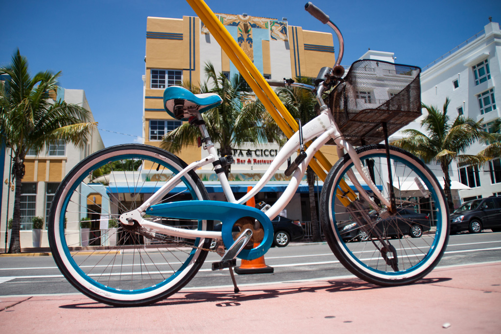 20140806_123822_0291_Miami_IMG_1367_Ocean_Drive_Bike