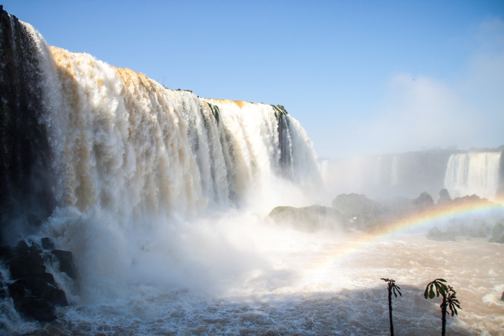 iguacu_waterfalls_brasil_rainbow