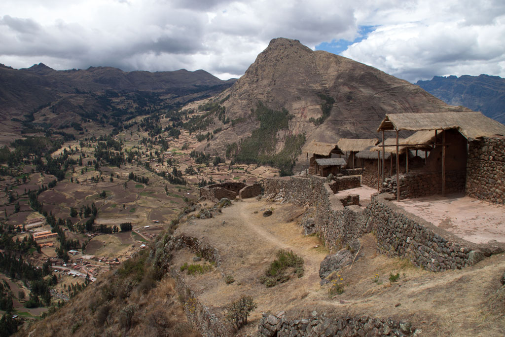 Blick von den Ruinen von Pisaq auf das Sacred Valley