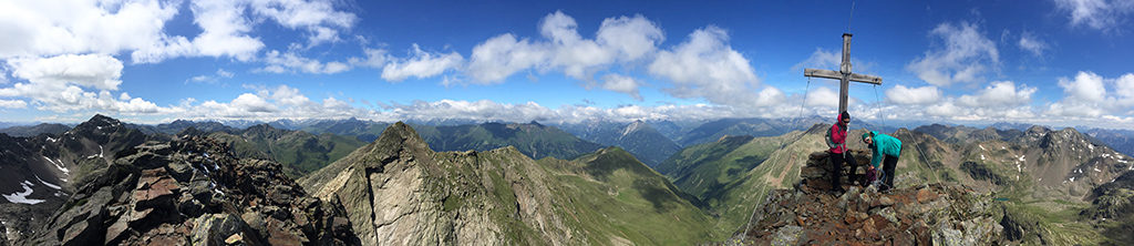 180° Panorama mit Regenstein ganz links im Bild vom Gipfel des Hochegg aus (zum Vergrößern hier klicken!)