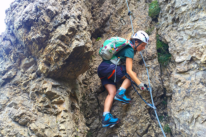 Cori auf den ersten Metern des Marokka-Klettersteigs