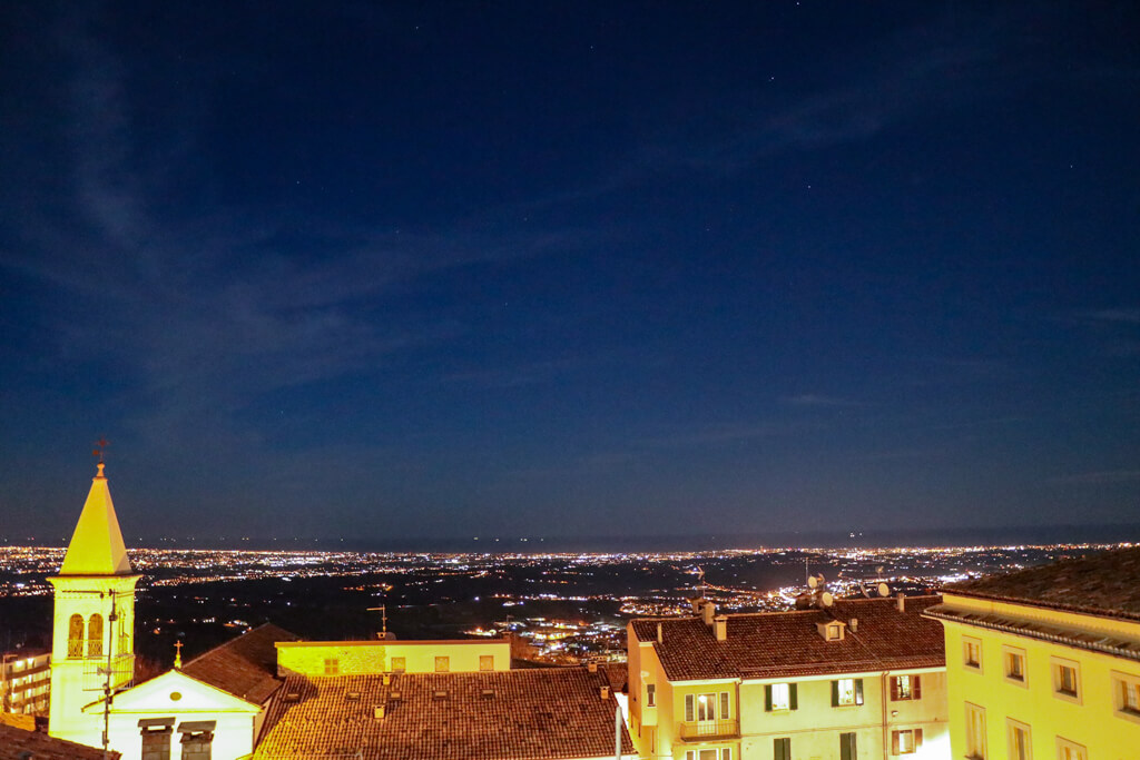 San Marino bei Nacht