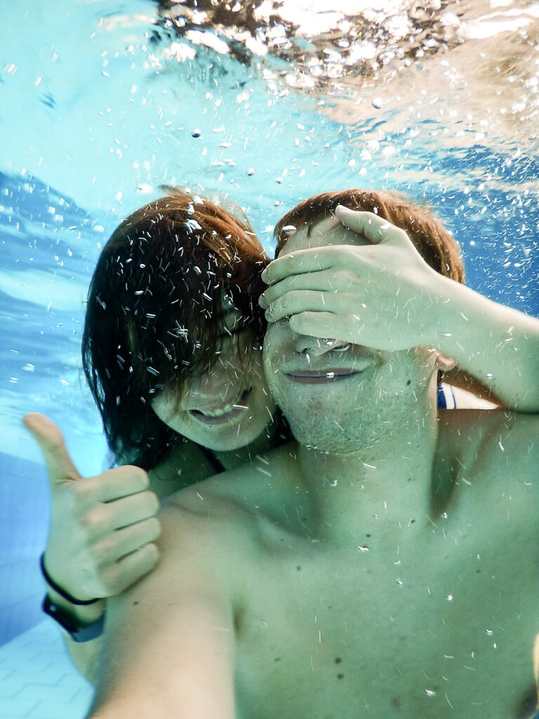 Unterwasser-Selfie Alpentherme Bad Gastein