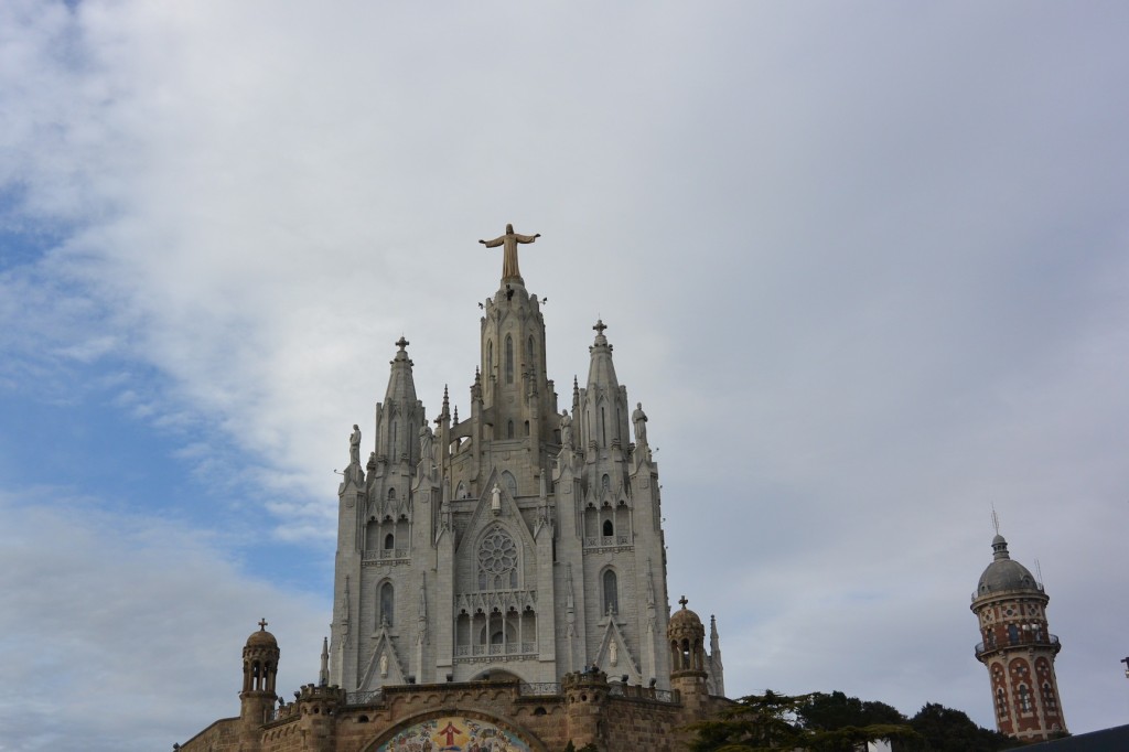 Am Tibidabo mit Kirche Sagrat Cor