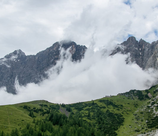 Hoher Dachstein: Klettersteig auf den höchsten Gipfel der Steiermark (mit Video) Hoher Dachstein in den Wolken