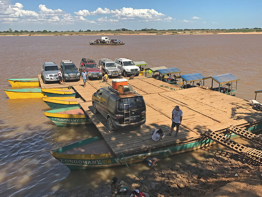 Fähre Belo sur Tsiribihina in Madagaskar