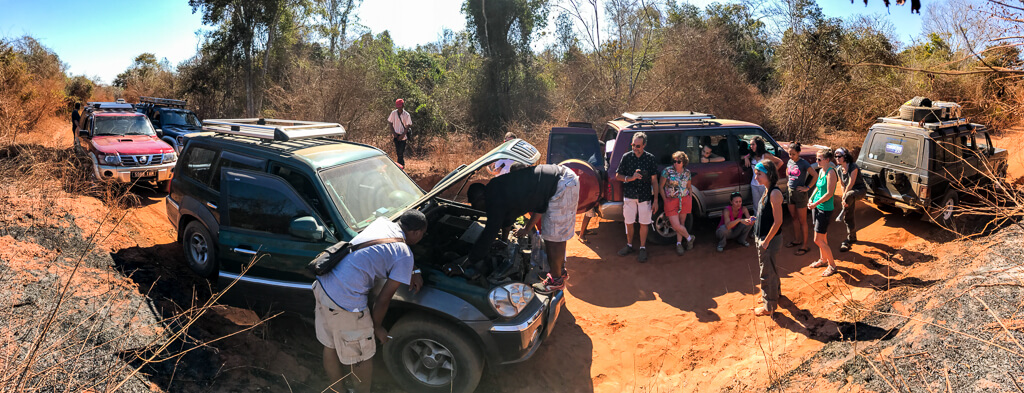 Autopanne in Madagaskar - Kühler kaputt