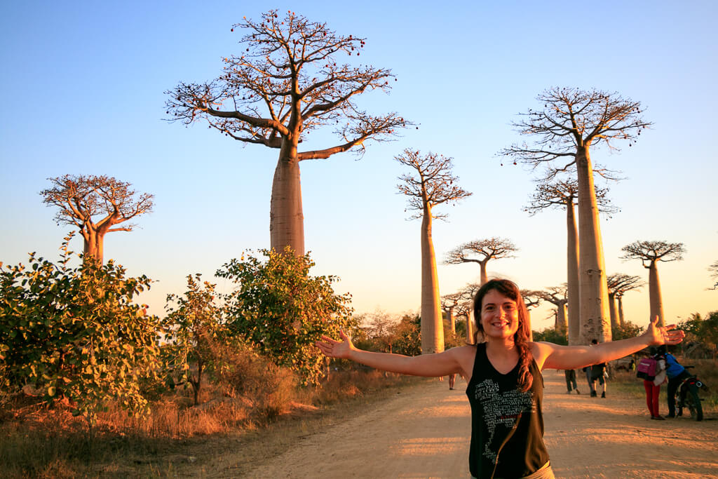 Cori in der Baobaballee bei Morondava