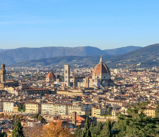 Roadtrip durch die Toskana im Herbst Florenz mit Dom von oben
