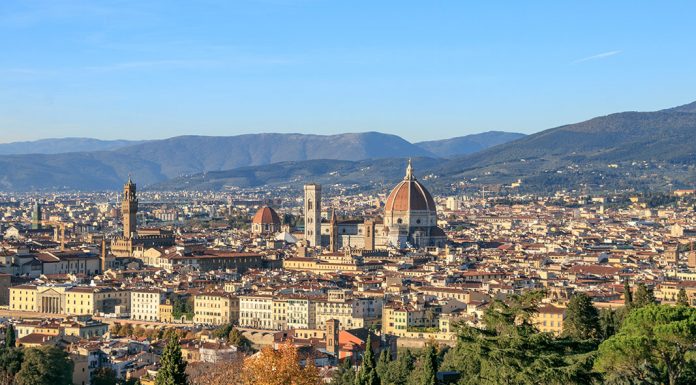 Roadtrip durch die Toskana im Herbst Florenz mit Dom von oben