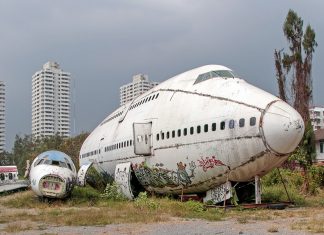 Ein Friedhof für Flugzeuge: Der Airplane Graveyard mitten in Bangkok
