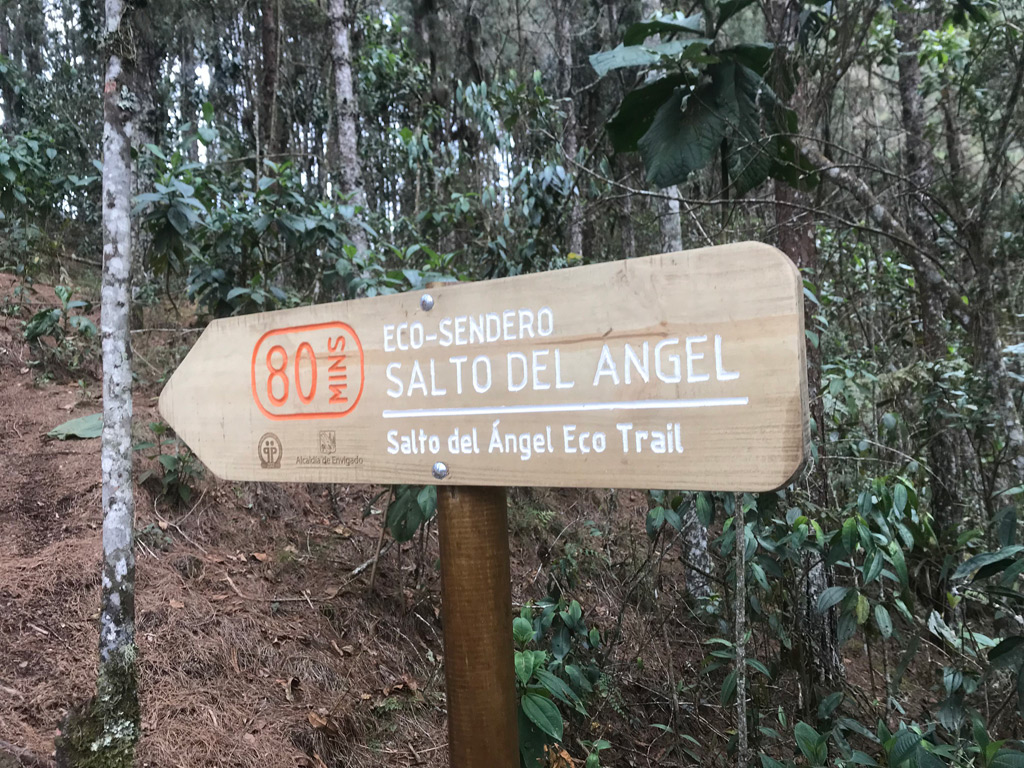 Wegweiser zum Salto del Angel Wasserfall