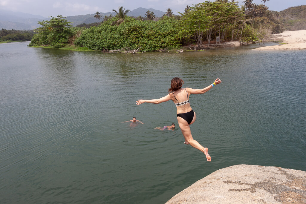 Sprung ins Wasser des Río Piedras