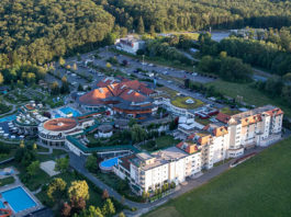 Thermen-Urlaub im Sommer: Relaxen, genießen und abheben in Bad Tatzmannsdorf Avita Therme vom Heißluftballon