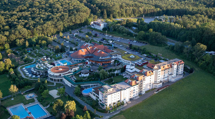Thermen-Urlaub im Sommer: Relaxen, genießen und abheben in Bad Tatzmannsdorf Avita Therme vom Heißluftballon
