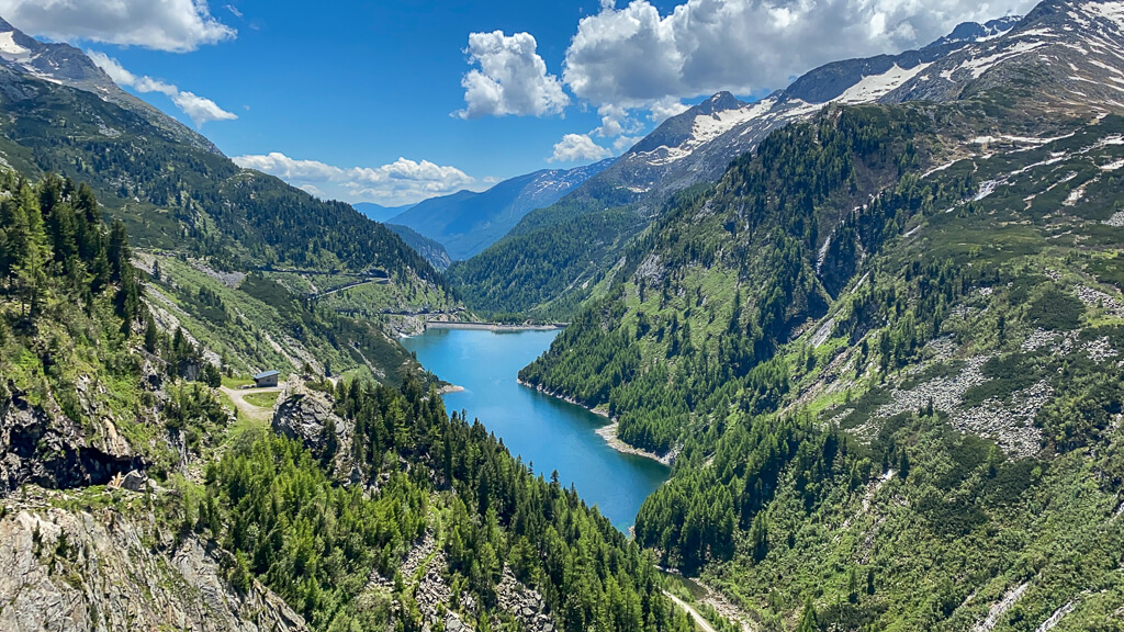 Eine faszinierende Berglandschaft auf knapp 2.000m