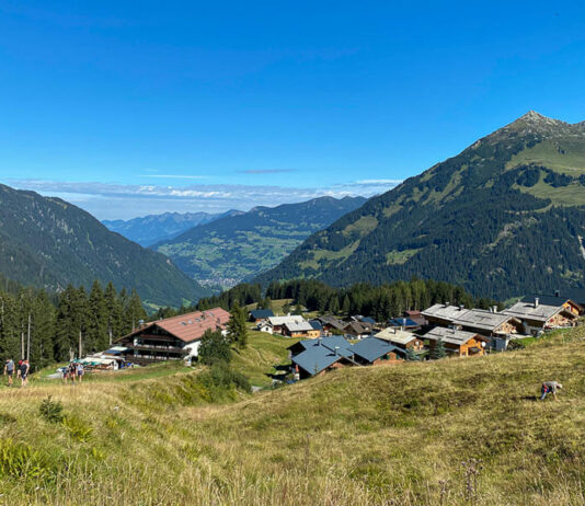 Aktiv- und Genussurlaub im Montafon Wandern im Montafon - Gantakopf Panoramaweg mit Garfrescha Almdorf