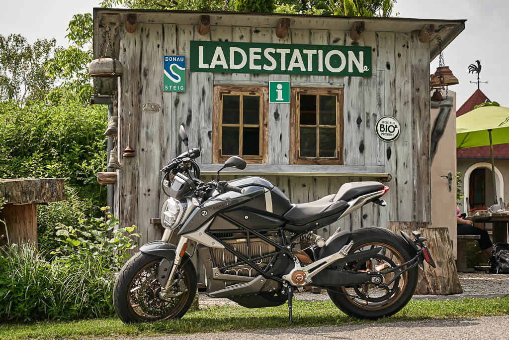 Zero E-Camp auf der Speckalm Ladestation