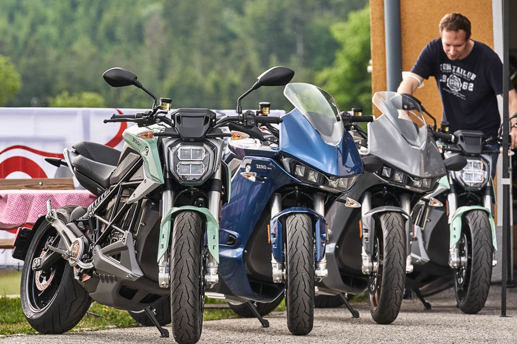 Zero Motorcycles SR/F und SR/S Modellpalette am E-Camp in Liebenau