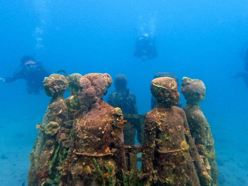 Tauchabenteuer im Grenada Unterwasser Skulpturenpark