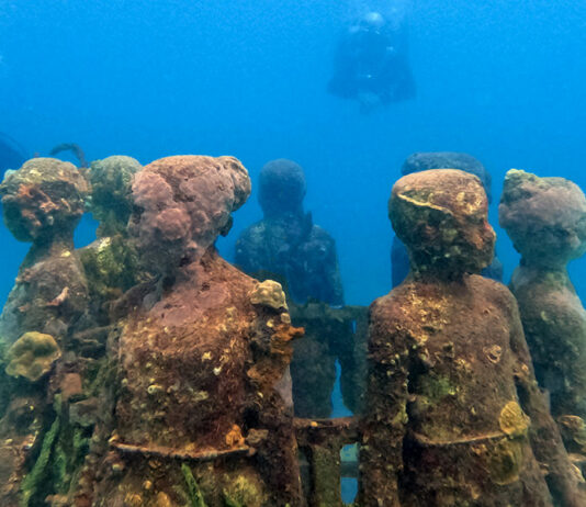 Kunst mit Sinn: Tauchabenteuer in Grenada’s Unterwasser Skulpturenpark Kunst mit Sinn: Tauchabenteuer im Grenada Unterwasser Skulpturenpark